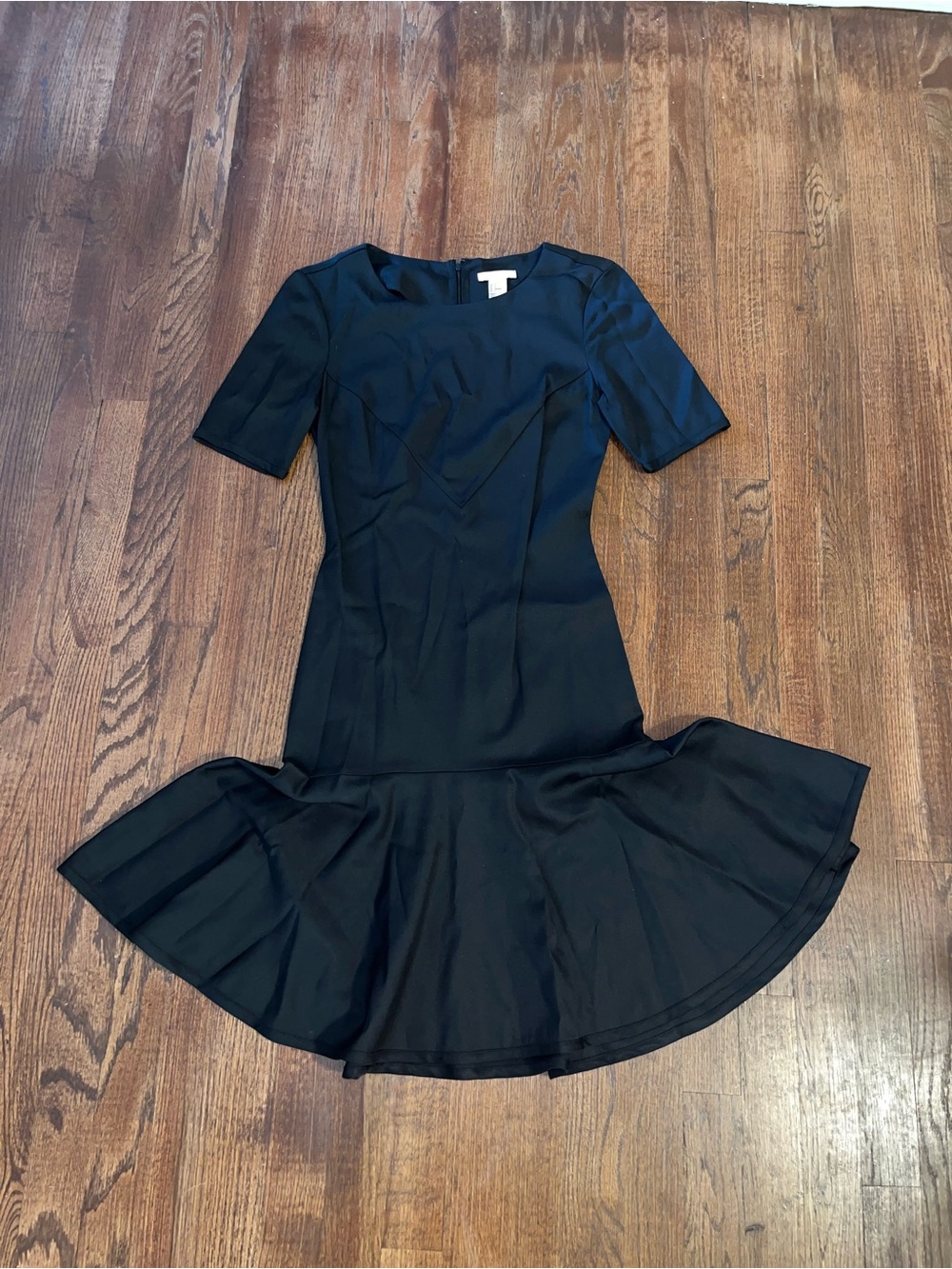 Black Short-Sleeve Midi Dress with Flared Hem